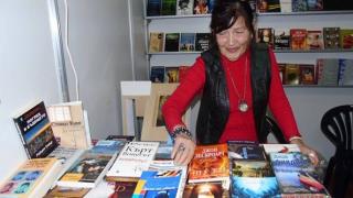Наша писателка ще кандидатства за книгата на Гинес