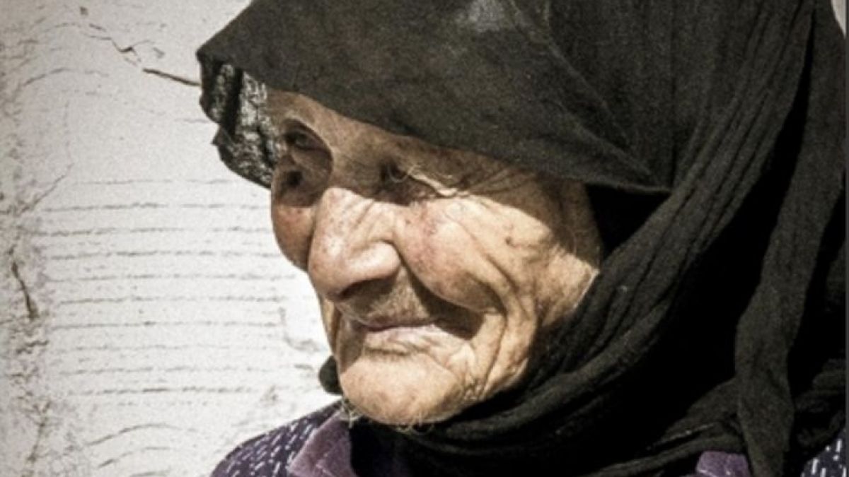 Докъде се докарахме: Четири деца подхвърлиха болната си майка на социалните и се скриха, горката жена не помни коя е! 