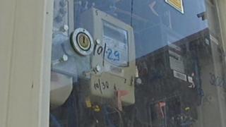 Семейство от Варна получи двойна сметка за ток, докато е в чужбина 