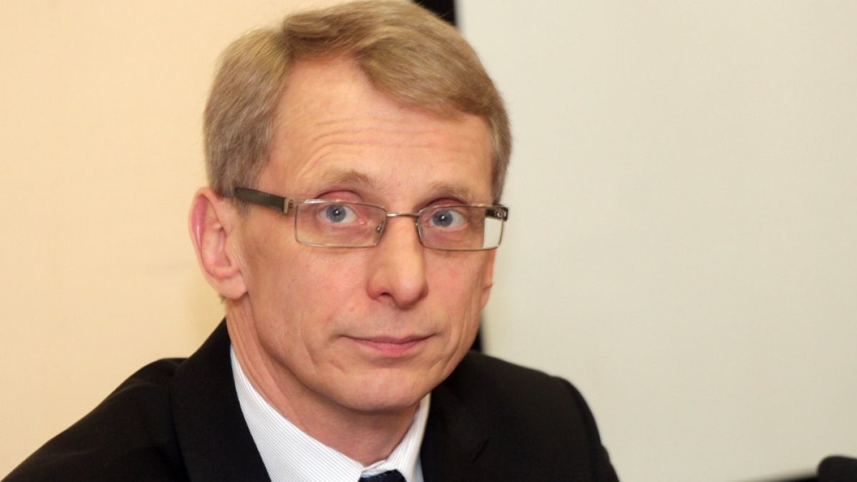 Акад. Денков обяви кога ще се слеят Промяната и ДБ 