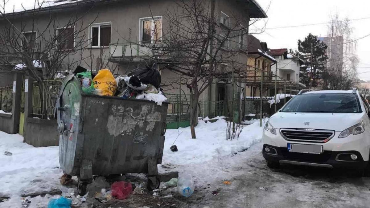 Сигнал до БЛИЦ: Това центърът на Плевен ли е или бунище? Нека кметът Георг Спартански да каже! (ВИДЕО)