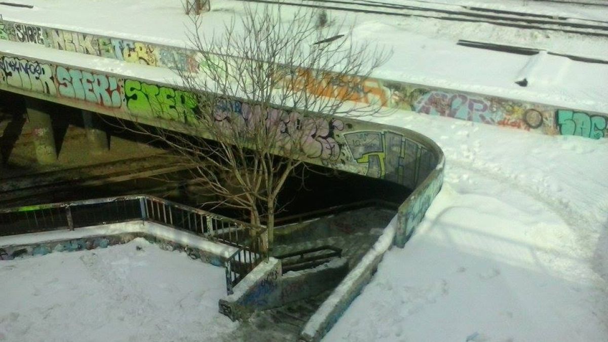 Виждали ли сте това място в София? Не минавайте оттам, смъртоносно е! (СНИМКИ)