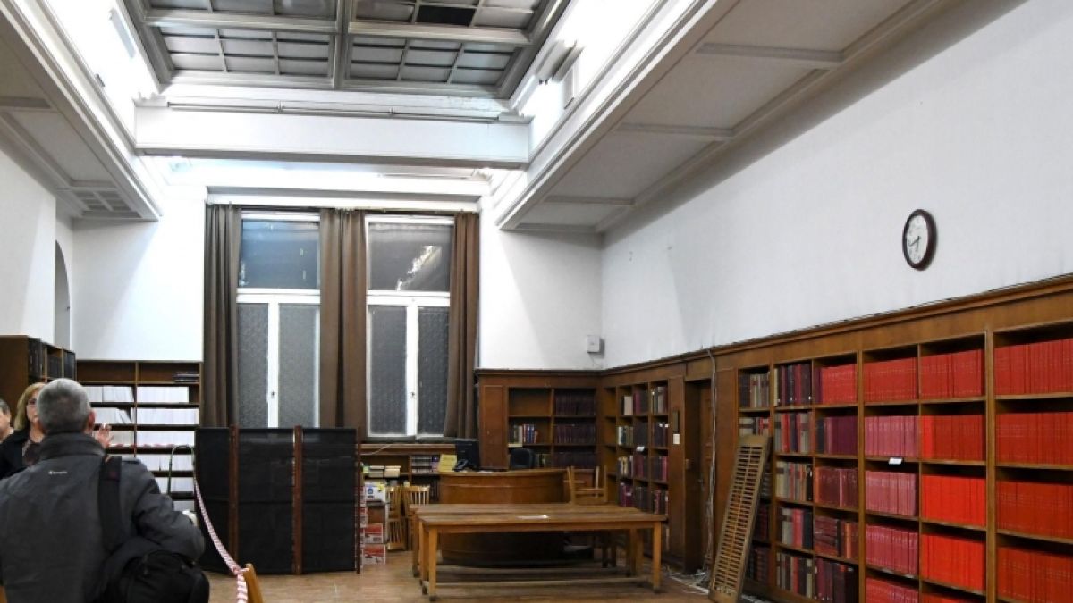 Ето го рухналия покрив на Народната библиотека (СНИМКА)