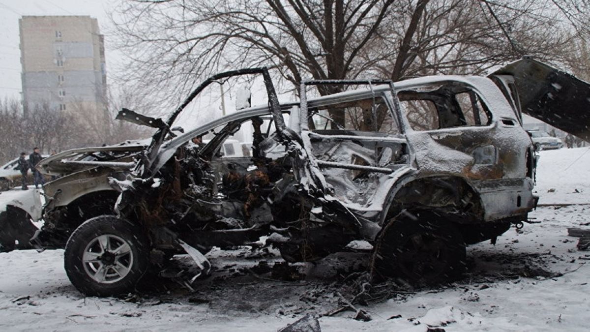 Извънредно от Луганск! Взривиха шефа на Народната милиция в колата му (СНИМКИ/ВИДЕО)