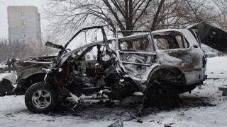 Извънредно от Луганск! Взривиха шефа на Народната милиция в колата му (СНИМКИ/ВИДЕО)