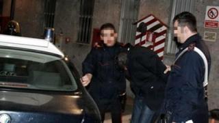 Чернокож мигрант нападна българка в Милано, но това което направи борбената нашенка ще ви втрещи!