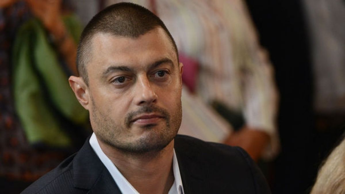Бареков разкъса Прокопиев за далаверата с източването на близо 100 млн от българска банка 