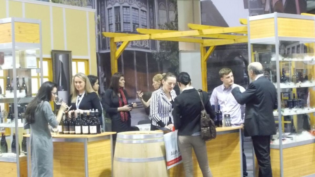Дегустация на шоколад с различни български вина ще е сред акцентите в съпътстващата програма на ВИНАРИЯ 2017