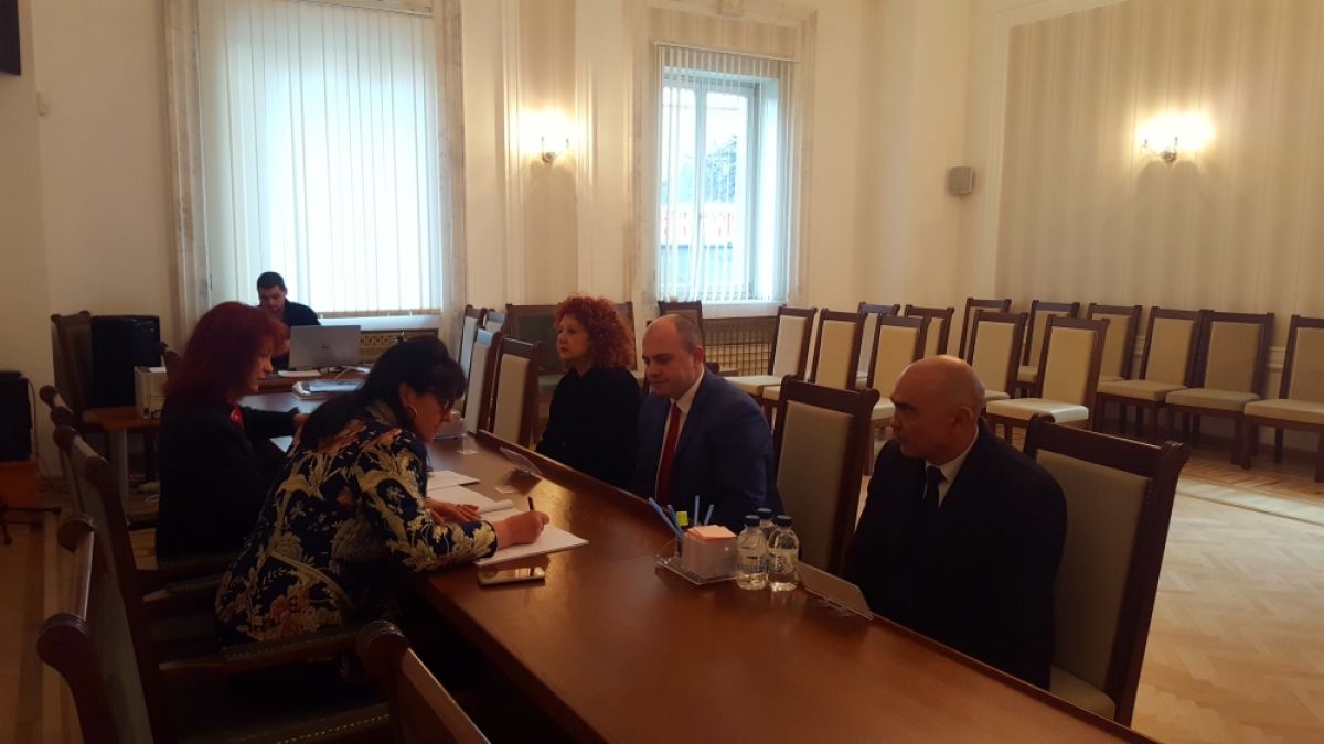 Стефан Кенов след регистрацията на БДЦ в ЦИК: Хората се наситиха на зрелища, който им даде хляб, ще управлява дълго