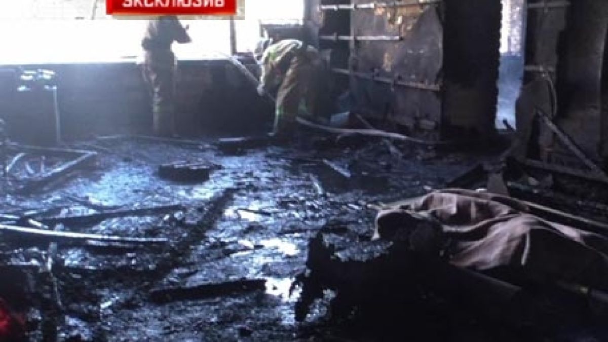 ВИДЕО от кабинета, в който загина комбата Гиви! Изнасят тялото на убития (18+)