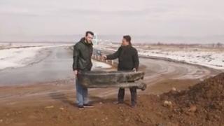 На косъм от смъртта: Мъж летя 20 метра след отбивка на Северната тангента, която свършва в нищото (ВИДЕО)
