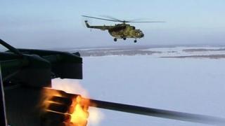 „Терминаторите” унищожават „диверсанти” на моторни шейни (ВИДЕО)