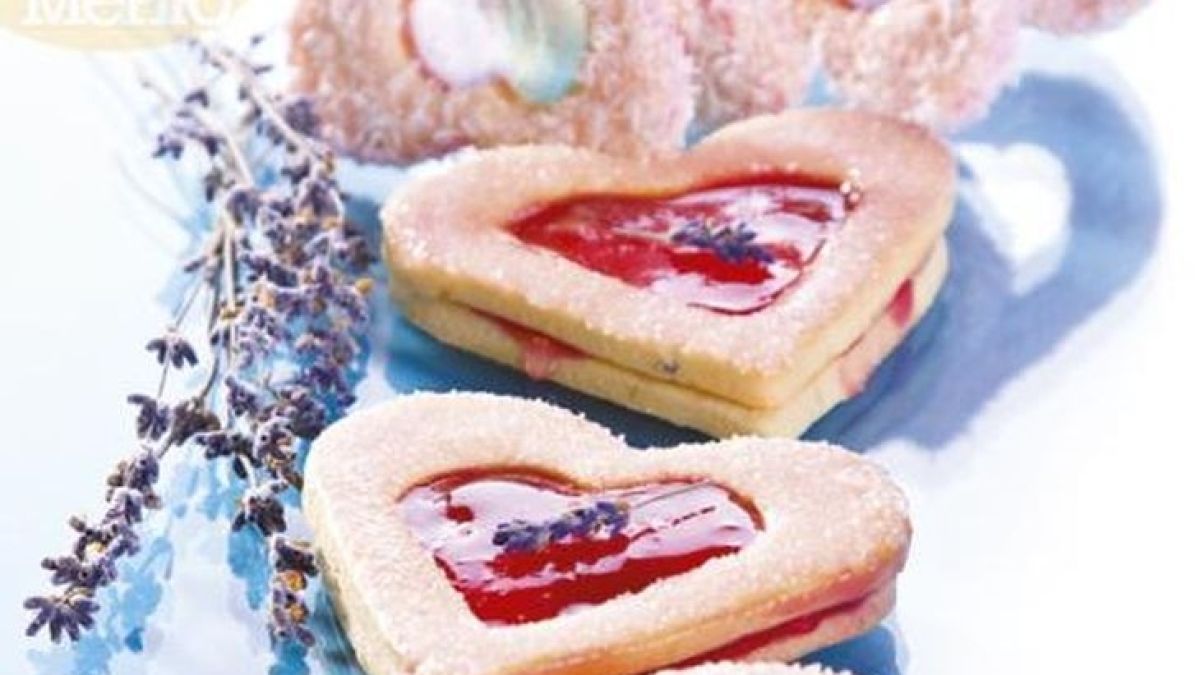 Побъркайте любимия на празника с този вкусен десерт! Бисквитки-сърца