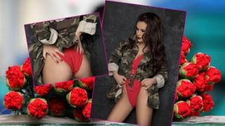 Мария нагорещи страстите! Шерна СНИМКИ (18+), на които се развява по червено бельо и...