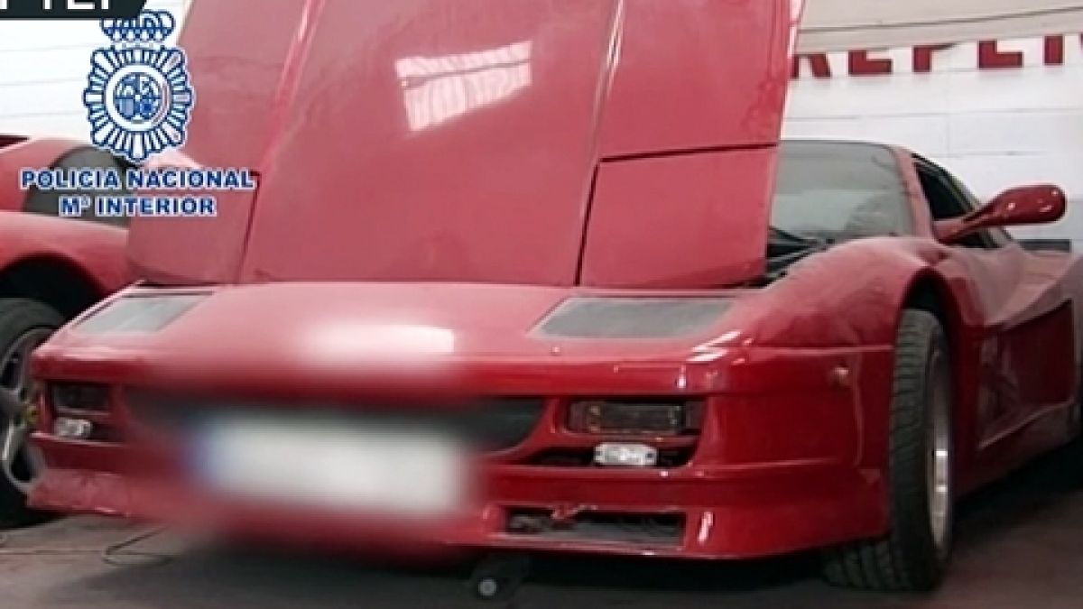 В Испания разбиха фабрика за фалшиви Ferrari-та