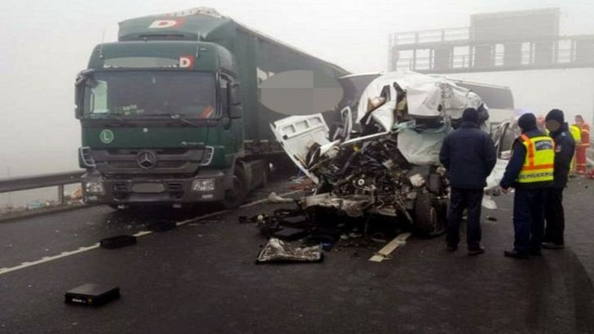 Извънредно! Има загинала българка при зверската верижна катастрофа в Унгария (ВИДЕО)