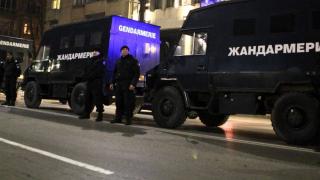 Намерили маски и ножове у чуждите неонацисти, заради които забраниха Луковмарш