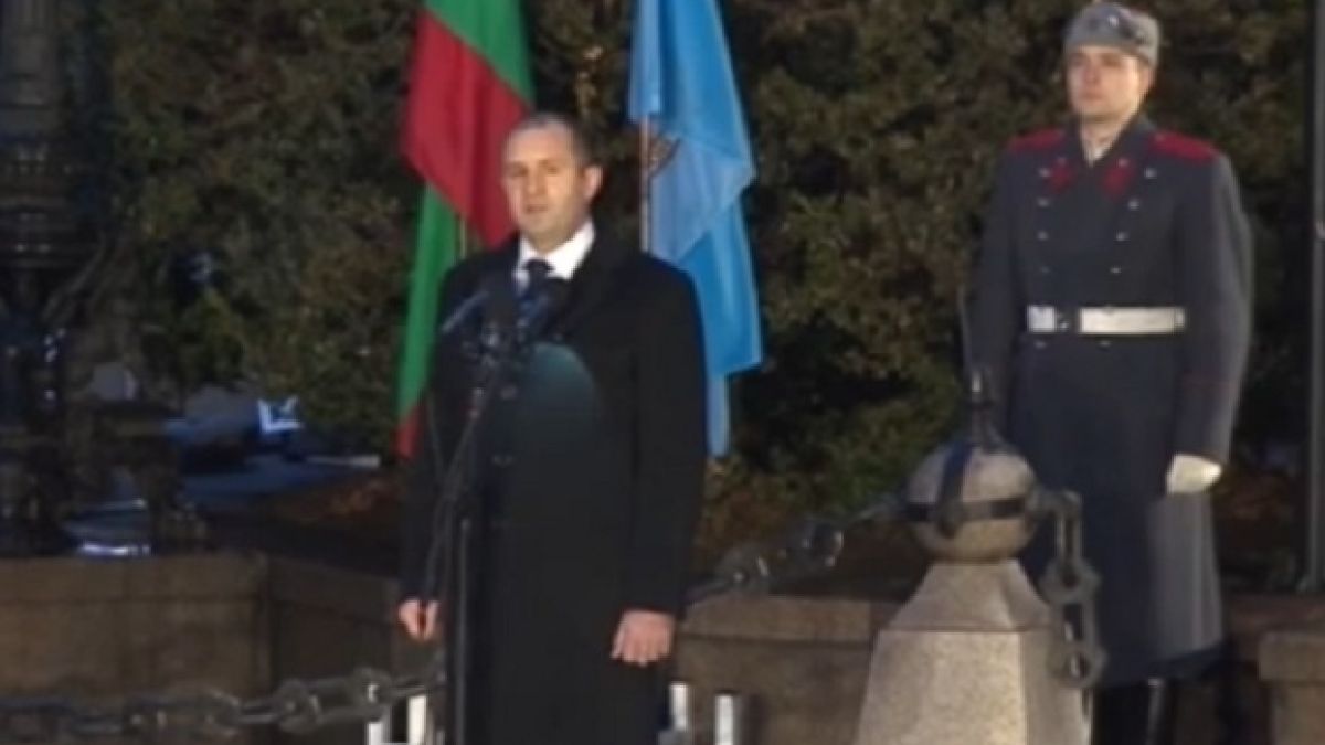 Румен Радев с разтърсваща реч пред паметника на Васил Левски! (ПЪЛНО СЛОВО)