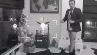 Драго Симеонов хвърли дрехи и задръжки за пари, лъсна по боксерки в ефир! (СНИМКИ 18+)