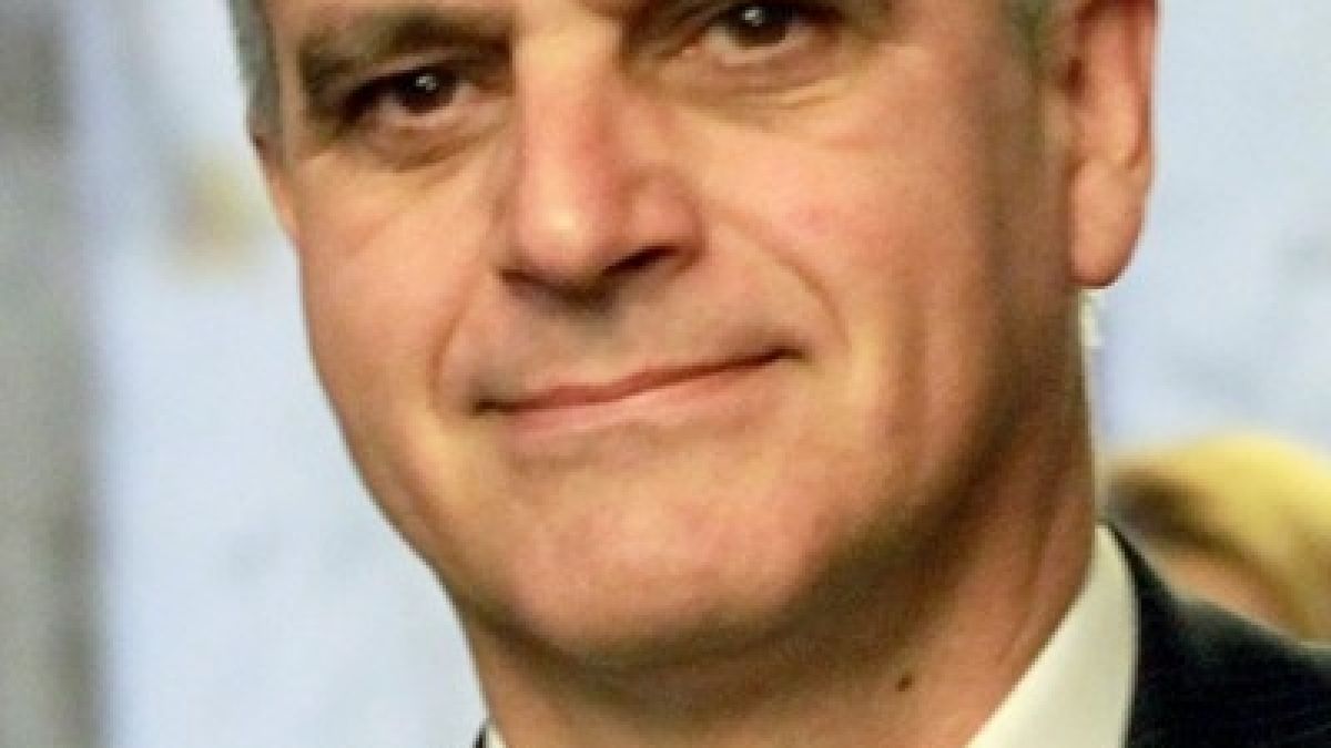 Служебното правителство възложи на най-силовия министър да оглави борбата с корупцията