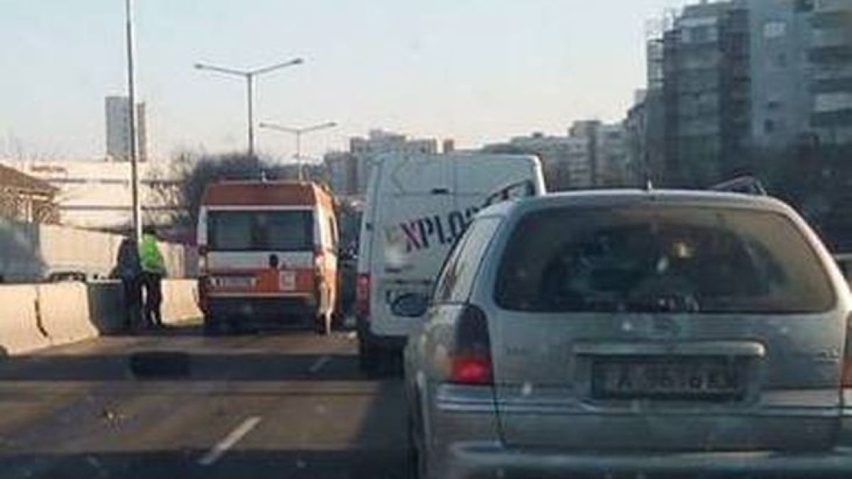 Катастрофа блокира Бургас, линейки хвърчат за пострадали!