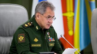 Шойгу отговори на Фелън, призоваващ Русия да не си „пъха лапите в Либия”  