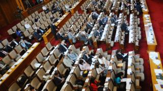 Прогноза на политолог: Огромна коалиция управлява след изборите