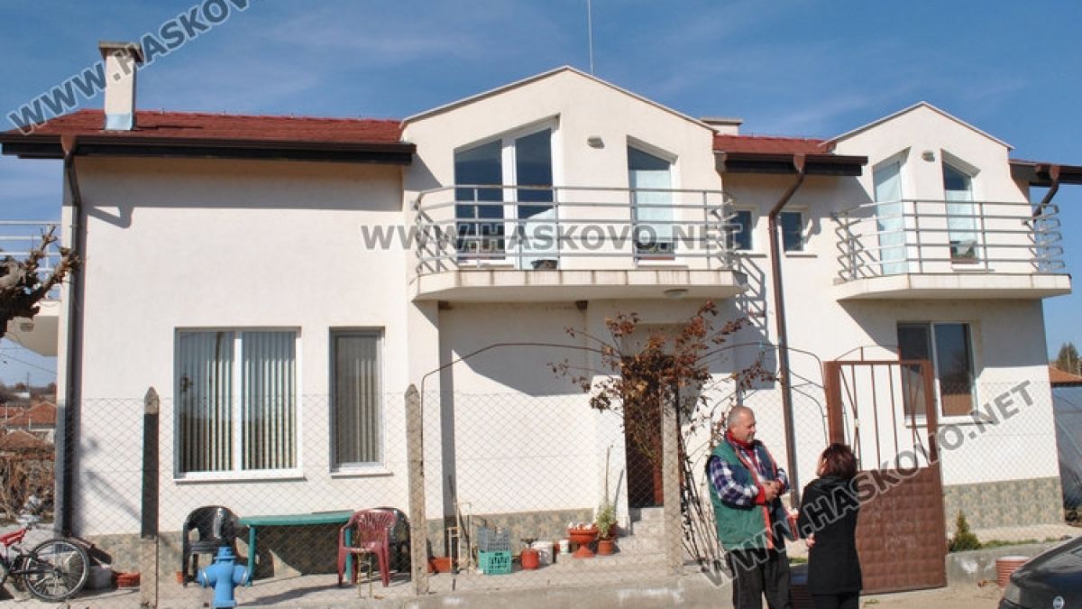 Бисер се надига в защита на бившия губернатор Ирена Узунова