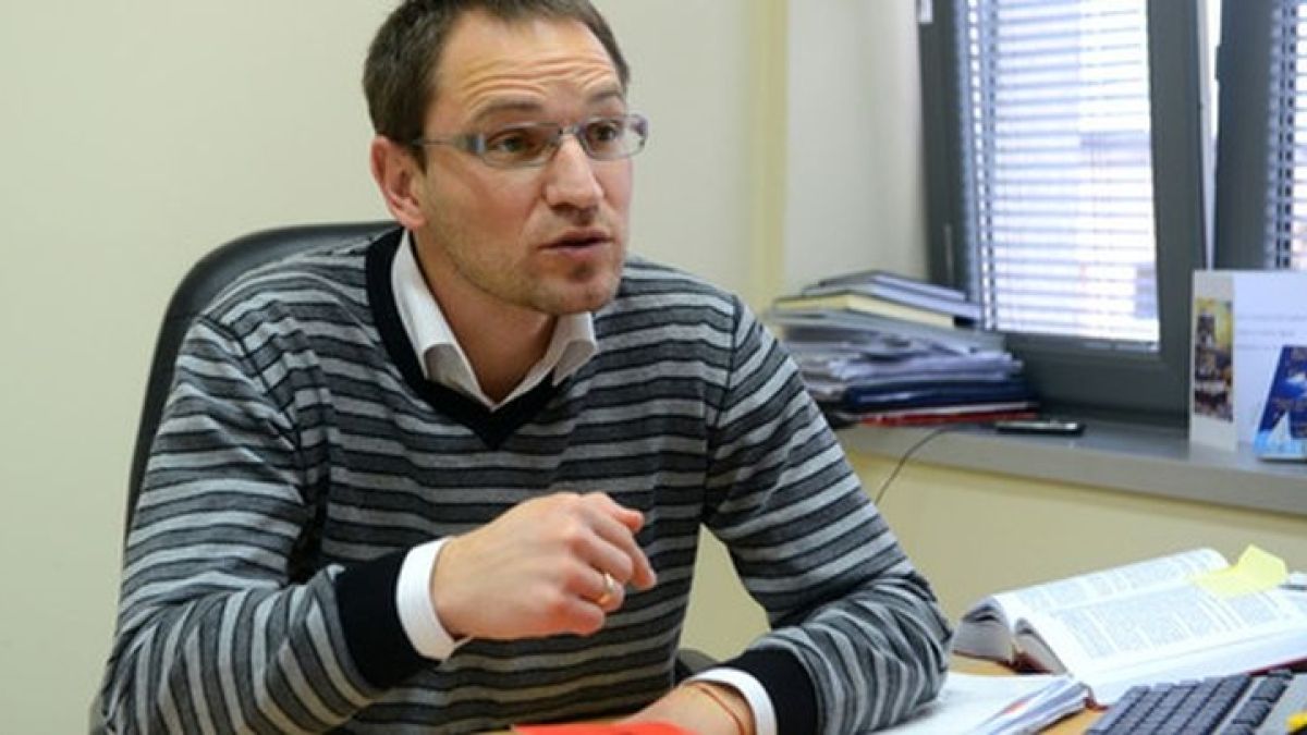 Калпакчиев, жена му и Весислава Иванова са в комисиите, които ще оценяват кандидатите за окръжните съдилища