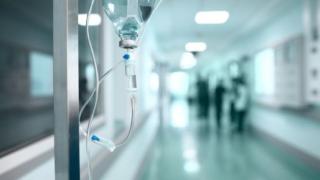Ужасът в хотела на приятел на Иван Костов: Помпата на джакузито извадила червата на 4-годишната Изабела, състоянието ѝ остава критично