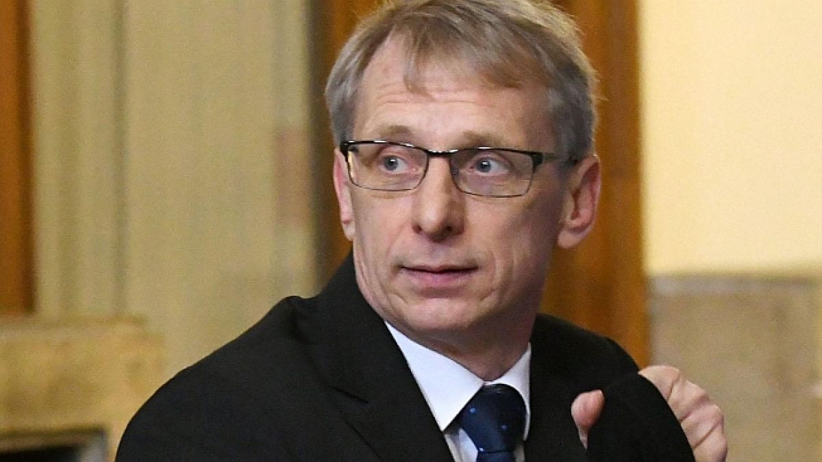 Просветният министър притесни всички родители с думите си!