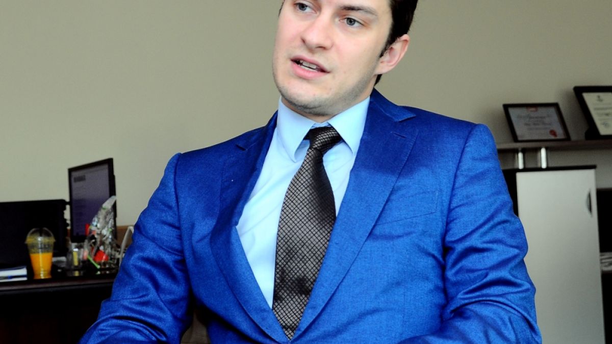 Политикът от ДПС, който се кандидатира в бастиона на Костов, проговори пред БЛИЦ за изборите, възможните коалиции, ген. Радев, Борисов и Корнелия!