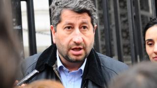 ЦИК санкционира "ДАЙ, България" за незаконна агитация в Пловдив