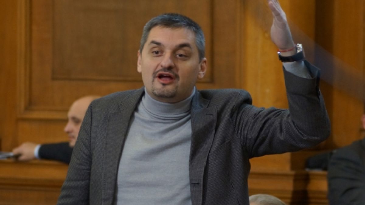 Кирил Добрев с поредна атака към Нинова