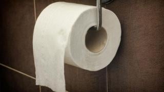 Най-голямата гнусотия, която пътниците правят във WC на самолет