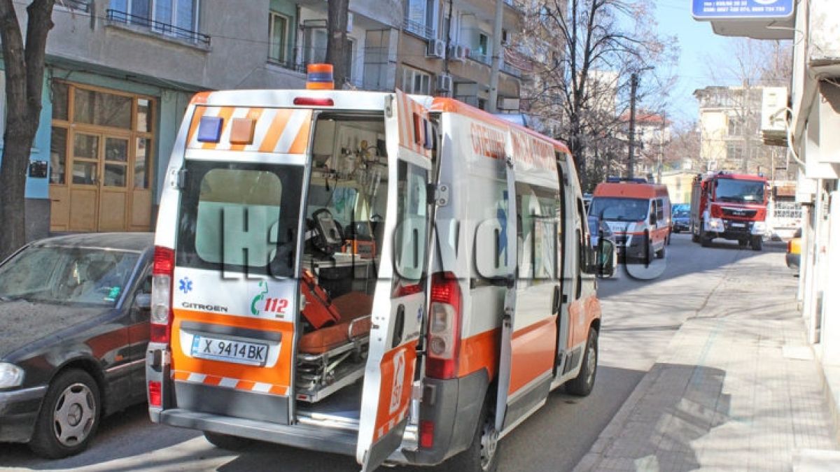 Две линейки и пожарна отцепиха хасковска улица, хората изтръпнаха (СНИМКИ)