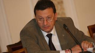 Скандалът се разгаря! Ерменков отговори пред БЛИЦ на Караянчева за "специалиста по всичко"! Енергийният експерт захапа лошо Борисов!