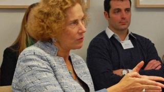 Нови разкрития! Поптодорова сътворила истински цирк на летището, пробвала да се измъкне с дипломатически паспорт