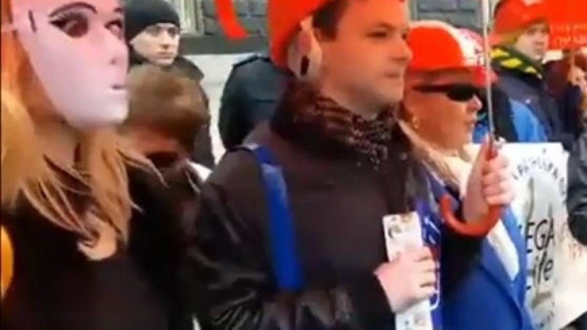 В Киев започна Майдан на недоволните проститутки (ВИДЕО)