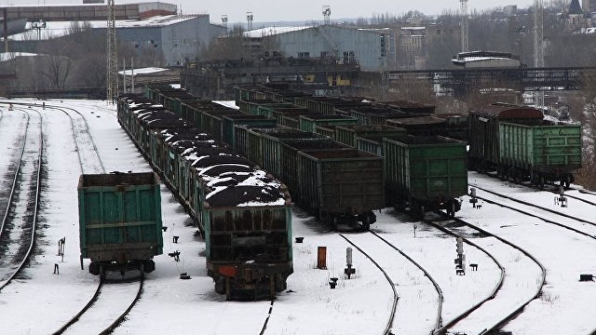 Украйна тайно купува въглища от Русия, за да не умрат хората от студ 