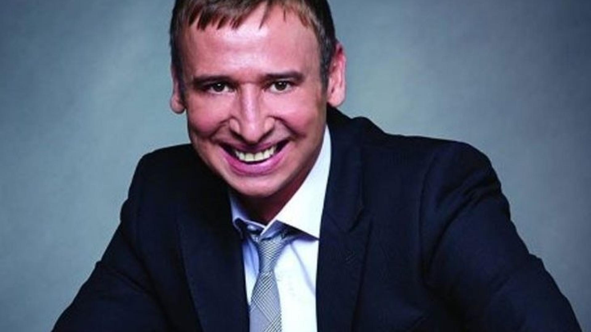 Нещо се случва с Виктор Калев! Когато не е под светлините на прожекторите той...