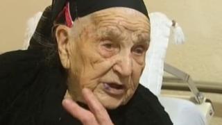 101-годишна баба рецитира стихове на Ботев