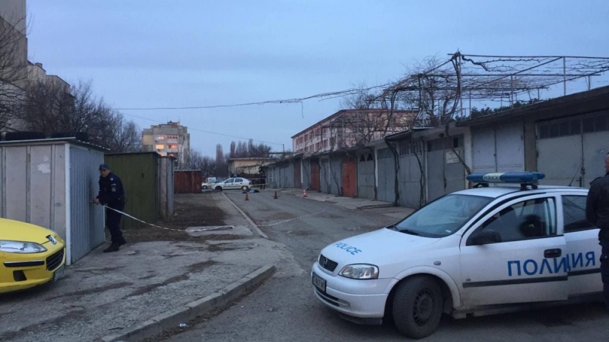 Двойно убийство на мъж и жена потресе Казанлък! (СНИМКИ)