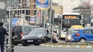 Тузарско порше се натресе в автобус насред Пловдив (СНИМКИ)