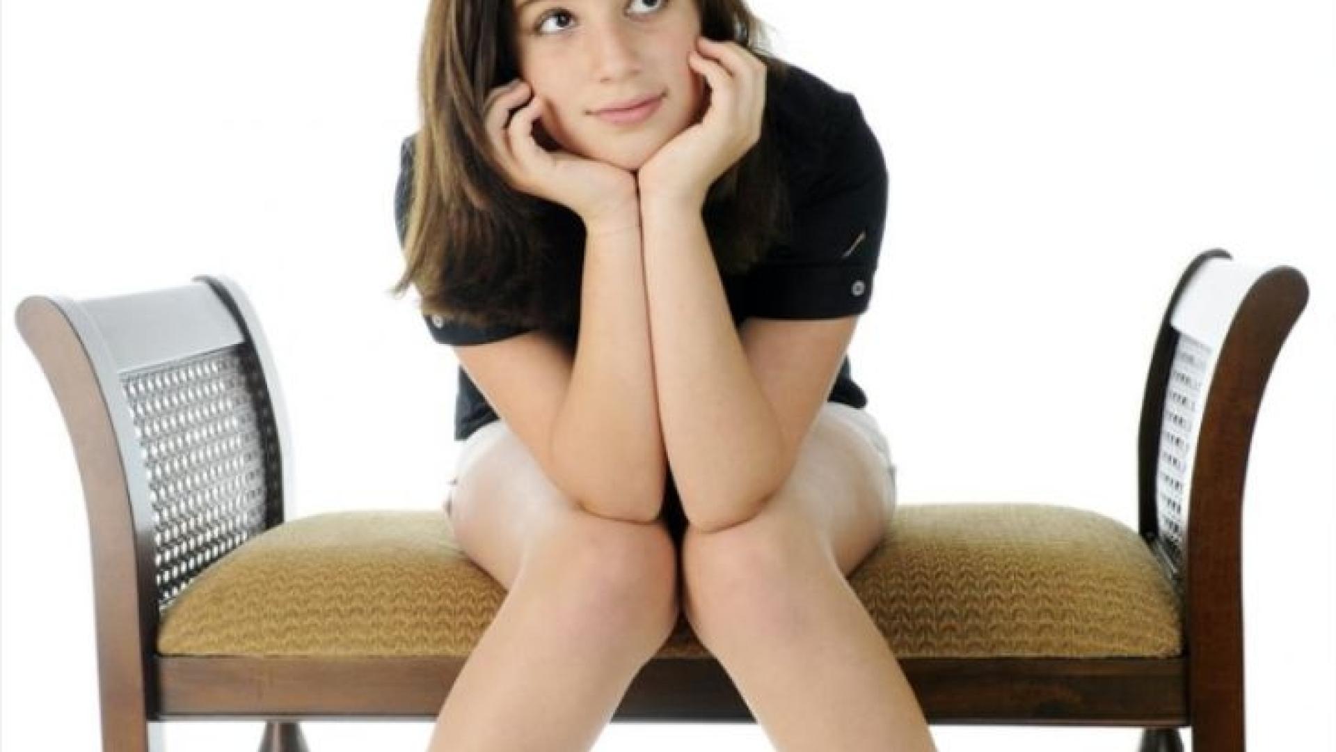 Любопитно! Какво казва за вас позата, в която седите? (СНИМКИ)