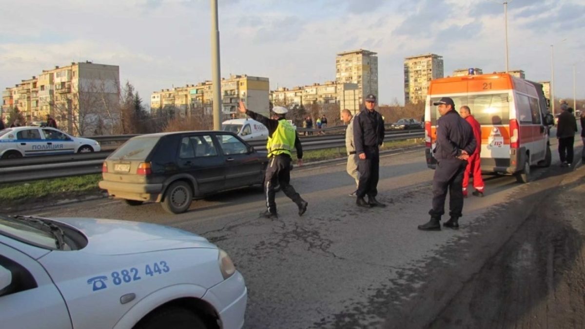 Катастрофа блокира движението по международното шосе в Русе