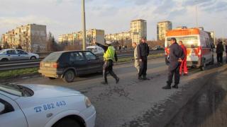 Катастрофа блокира движението по международното шосе в Русе