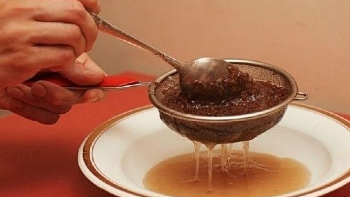 Смесвам вода и ленено семе и прецеждам! Толкова е лесно, а вече няколко години се изтриха от лицето ми!