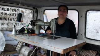 Шивашки цех в бус? Това може да се види само в "Столипиново"! (СНИМКИ)