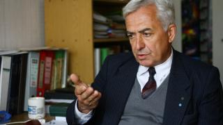 Скандал! Гонят сина на соцвеличие от БАН, дрънкал безсмислици за НЛО